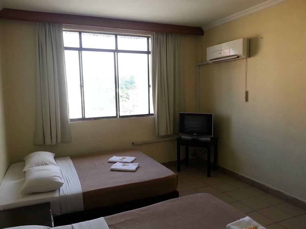 Hotel Iskandar Kota Kinabalu Zewnętrze zdjęcie