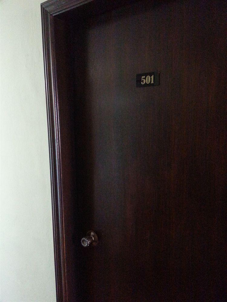 Hotel Iskandar Kota Kinabalu Zewnętrze zdjęcie