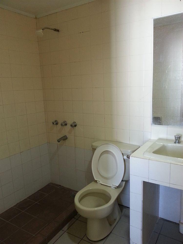 Hotel Iskandar Kota Kinabalu Zewnętrze zdjęcie