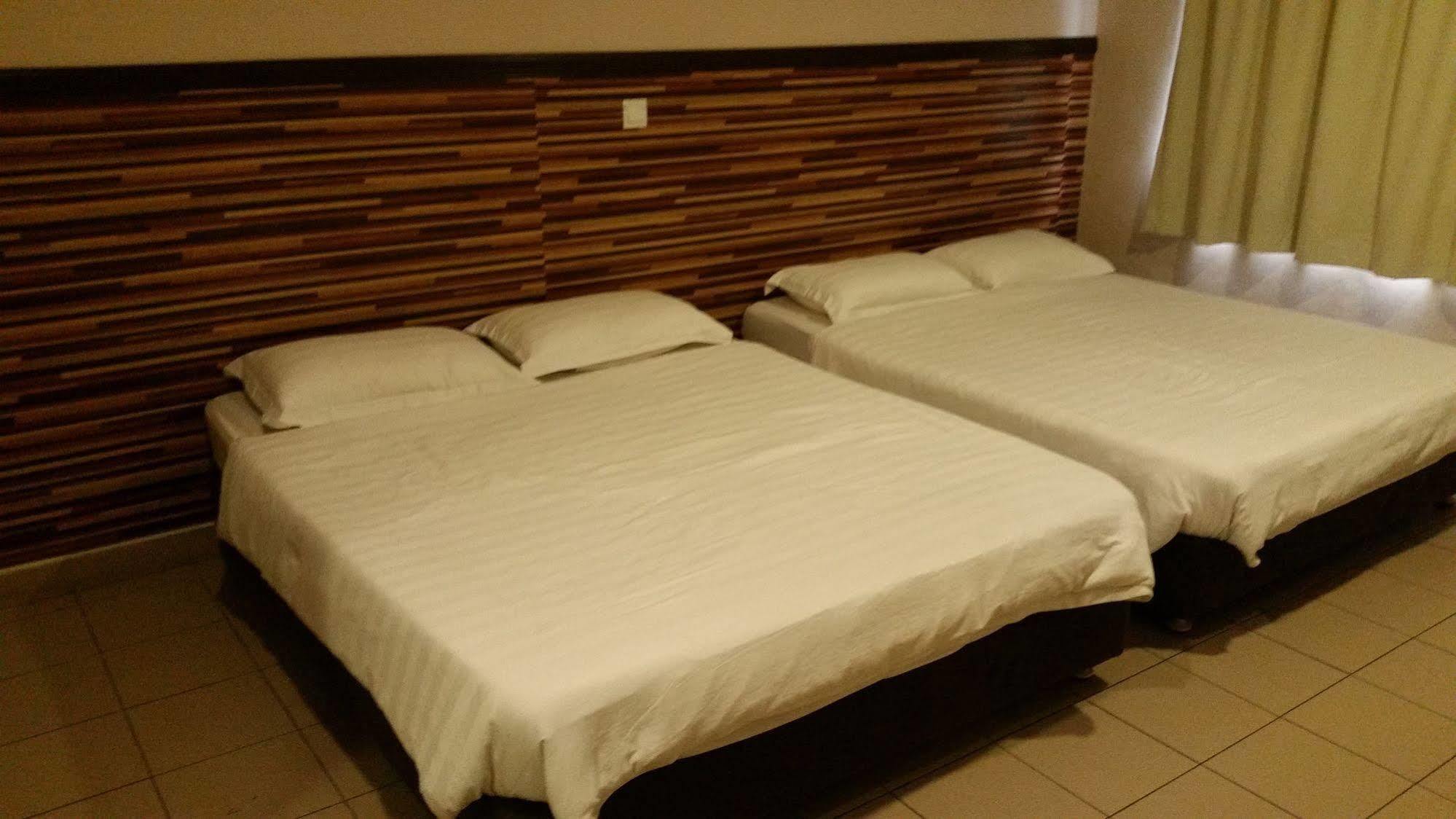 Hotel Iskandar Kota Kinabalu Zewnętrze zdjęcie