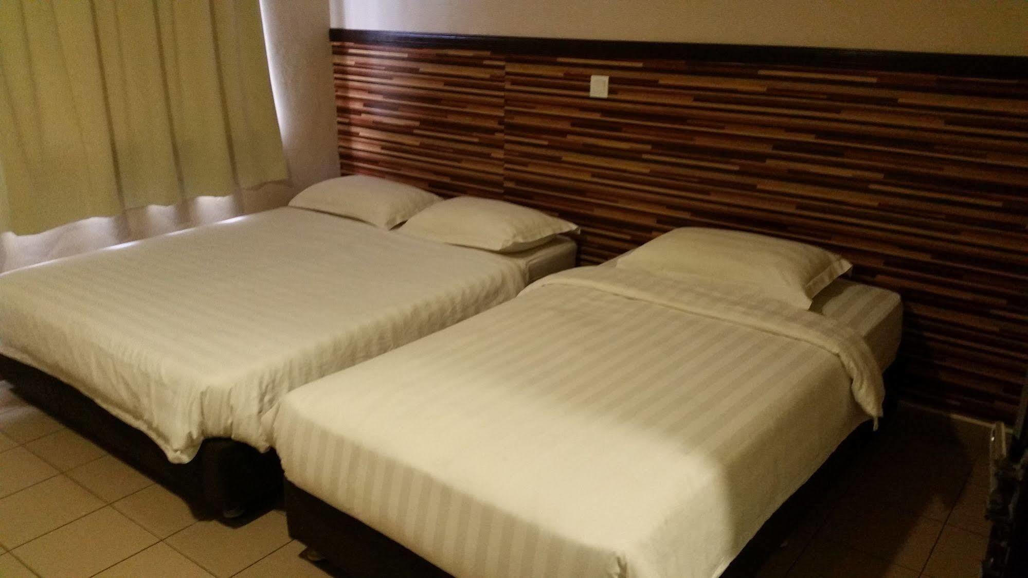 Hotel Iskandar Kota Kinabalu Zewnętrze zdjęcie